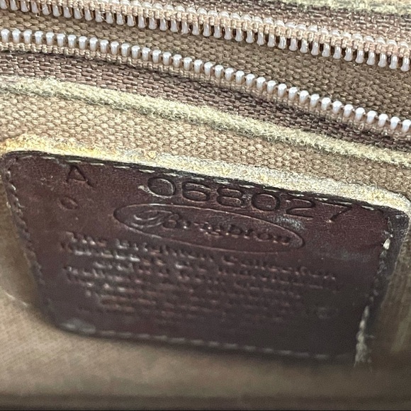 Brighton Brown Leather Croc Embossed Purse Silver hardware Zip Closure - Picture 12 of 12